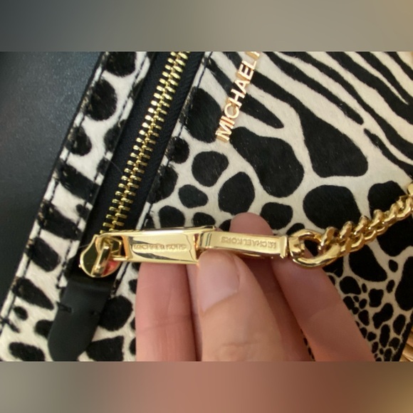 Michael Kors animal print, animal hair and leather, Jet Set Crossbody bag - Picture 4 of 15